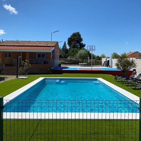 Casa Con Piscina, Villa Alarilla Fuentidueña de Tajo Kültér fotó