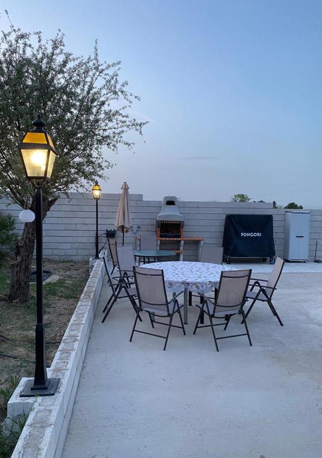 Casa Con Piscina, Villa Alarilla Fuentidueña de Tajo Kültér fotó
