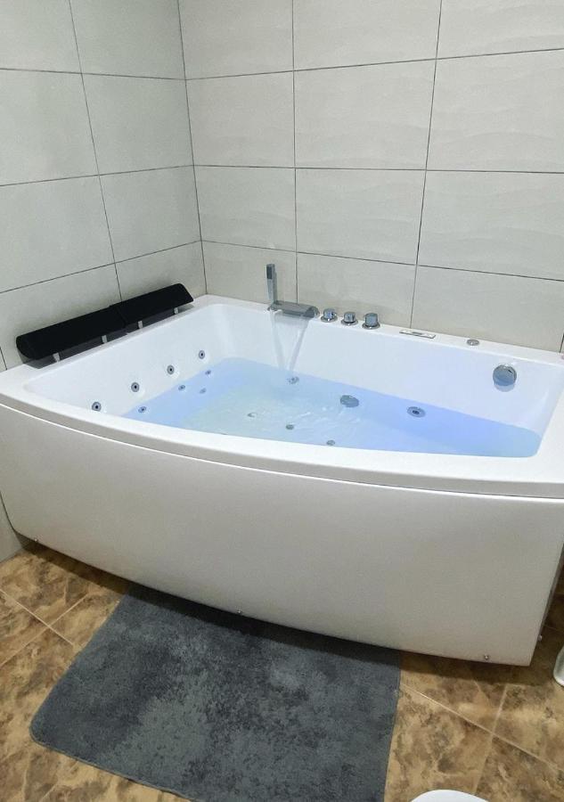 Casa Con Piscina, Villa Alarilla Fuentidueña de Tajo Kültér fotó